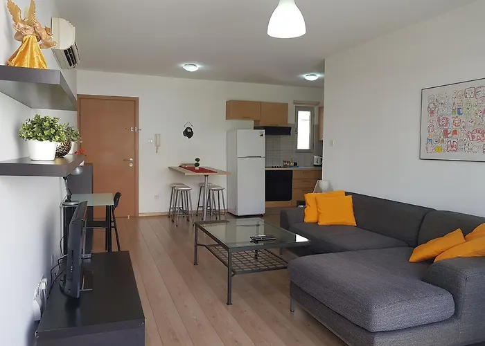 Achillion Gardens, Near Unic By 'flats Nicosia' 公寓