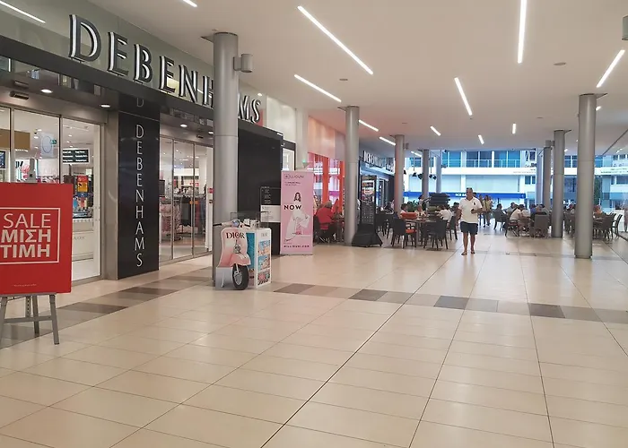 Achillion Gardens, Near Unic By 'flats Nicosia' * 尼科西亚